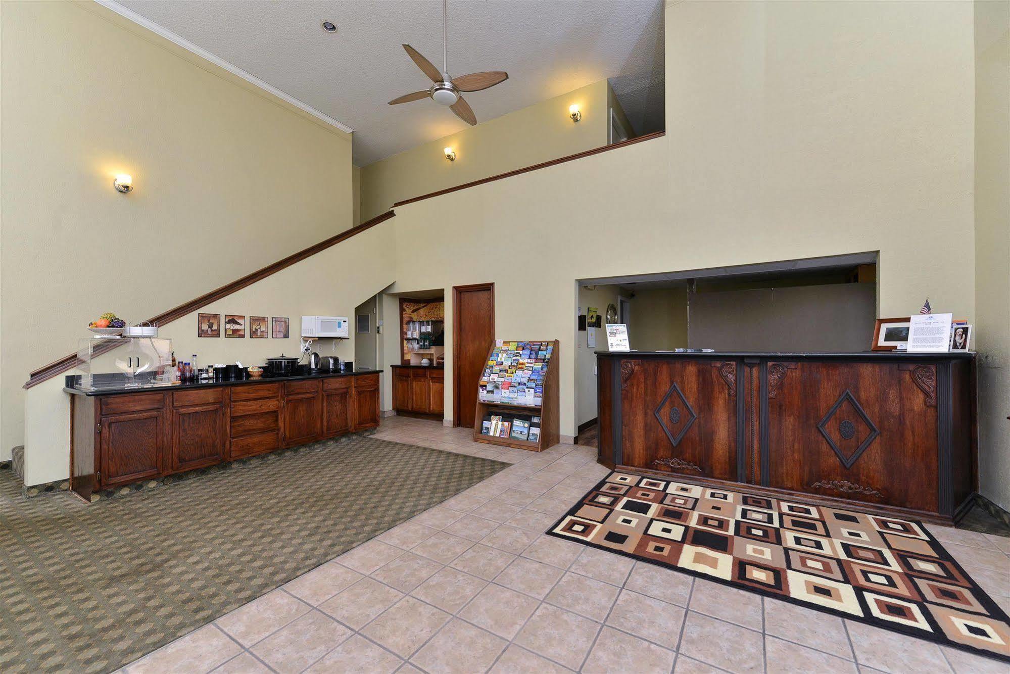 Americas Best Value Inn Arkadelphia Extérieur photo